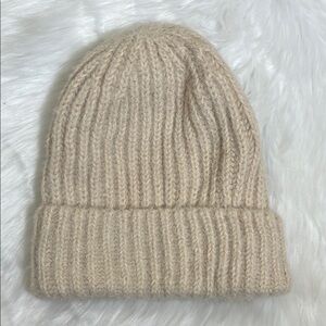 Treasure & Bond Cream Outdoor Winter Cozy Knit Beanie